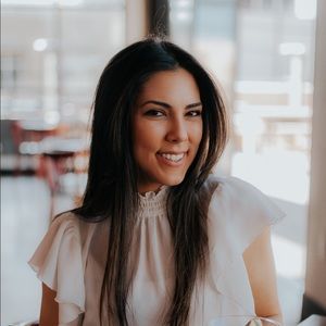 Meet your Posher, Laura